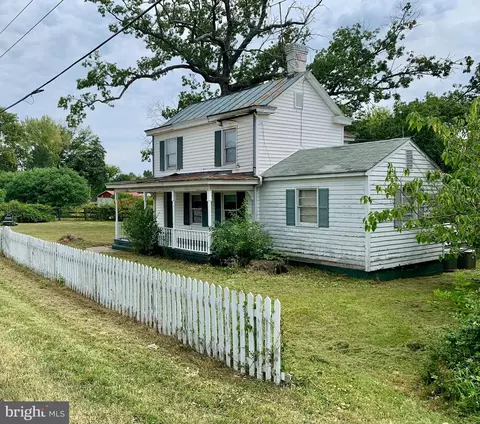 266 Poplar Rd, Fredericksburg, VA 22406