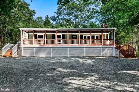 29 Whispering Oaks Ln, Fredericksburg, VA 22406
