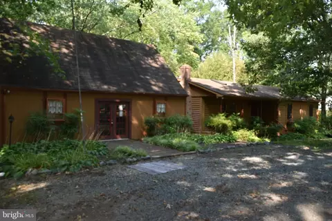 37 Hulls Chapel Rd, Fredericksburg, VA 22406