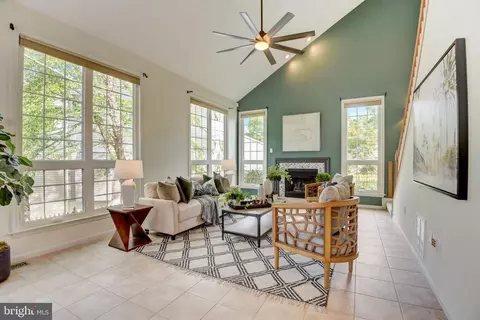 41 Hunton Dr, Fredericksburg, VA 22405