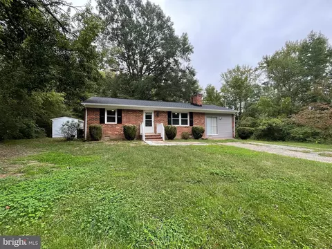 10 Hollywood Farm Rd, Fredericksburg, VA 22405