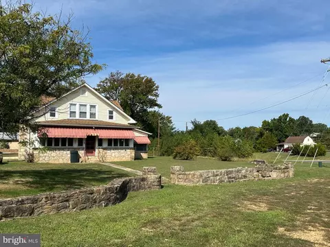 885 Truslow Rd, Fredericksburg, VA 22406