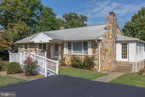 920 Ficklen Rd, Fredericksburg, VA 22405
