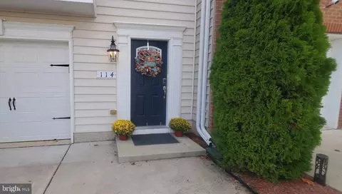 114 Hidden Brook Dr, Fredericksburg, VA 22405