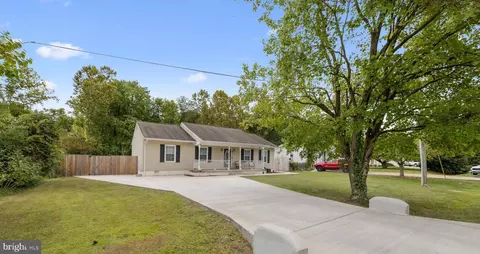 2038 Dewey Dr, Stafford, VA 22554