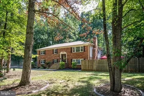2 Rosehaven St, Stafford, VA 22556
