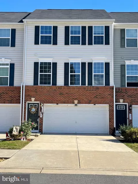 319 Streamview Dr, Fredericksburg, VA 22405