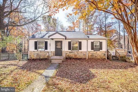 37 Hall Ln, Fredericksburg, VA 22406