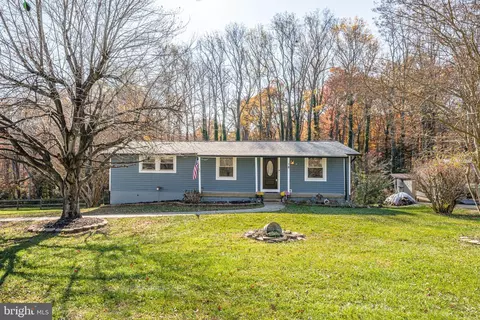 18 Hidden Lake Dr, Stafford, VA 22556