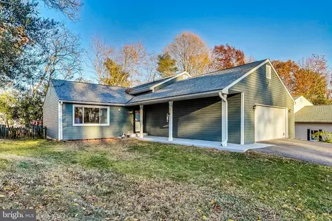 95 Pewter Ln, Stafford, VA 22554