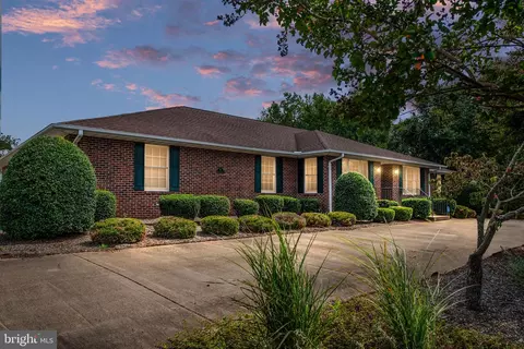 16 Jessica Rae Ln, Fredericksburg, VA 22405