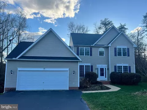 19 Courtney Ct, Fredericksburg, VA 22405