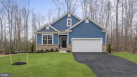 626 Long Meadow Dr, Fredericksburg, VA 22406