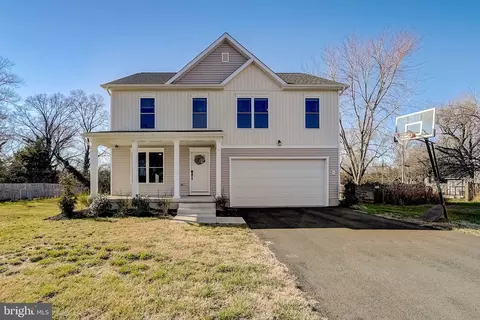5 Randolph Rd, Fredericksburg, VA 22405