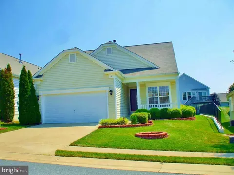 10 Brunswick Dr, Fredericksburg, VA 22406