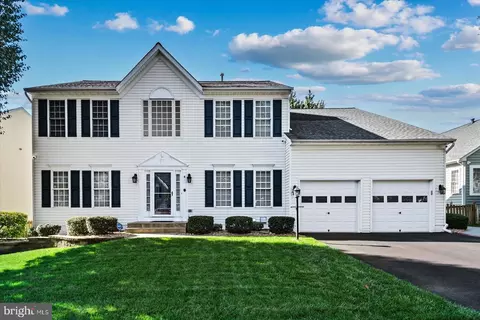 4 Glenhaven Ct, Fredericksburg, VA 22406
