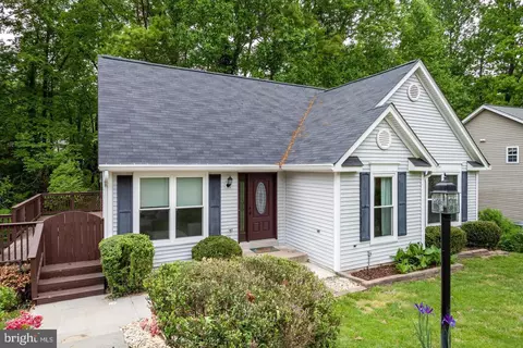 5 Yucca Dr, Fredericksburg, VA 22405