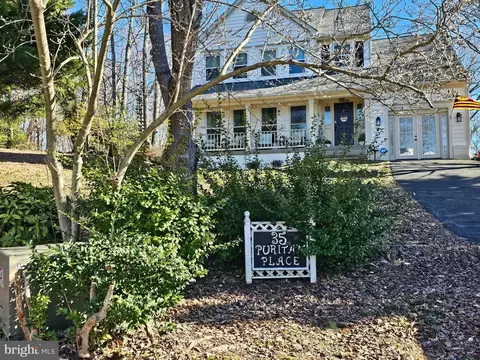35 Puritan Pl, Stafford, VA 22554
