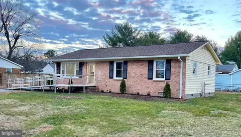 512 Rogers St, Fredericksburg, VA 22405