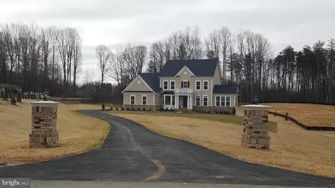 11 Sweet William Dr, Stafford, VA 22554