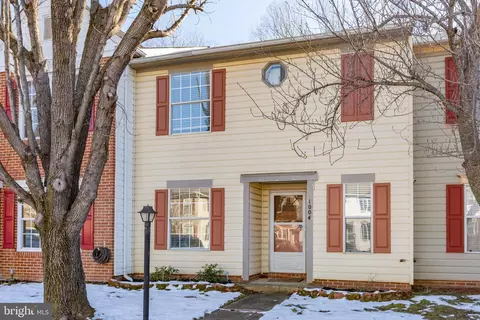 1004 Wind Ridge Dr, Stafford, VA 22554
