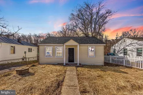 93 Truslow Rd, Fredericksburg, VA 22405