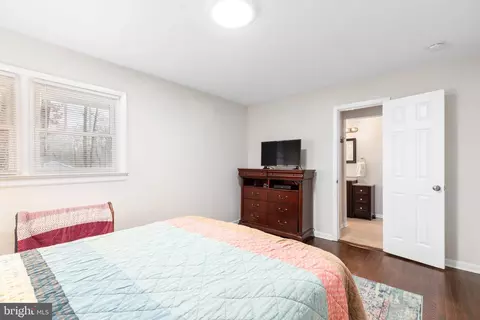 Bedroom - 48 Pendleton Rd, Fredericksburg, VA 22405 photo 2 of 4