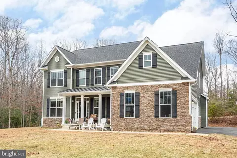 22 Hartwood Valley Ct, Fredericksburg, VA 22406