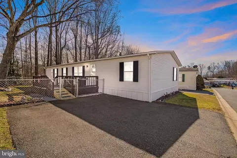 10 Draper Cir, Stafford, VA 22554