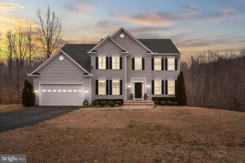 74 Crowncrest Rd, Fredericksburg, VA 22406