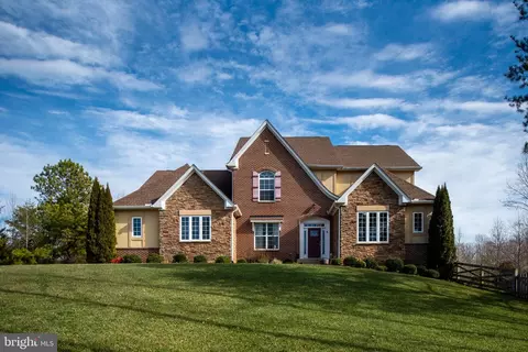 6 Boxwood Ct, Stafford, VA 22556