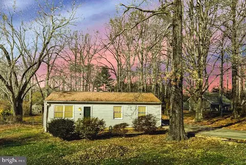 68 Arrowhead Dr, Stafford, VA 22556