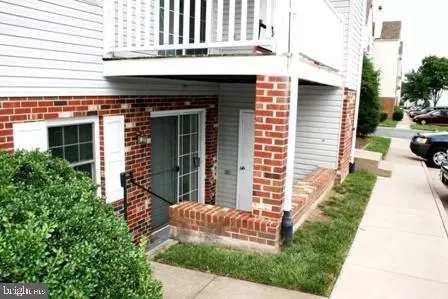 102 Grosvenor Ln #252, Stafford, VA 22556