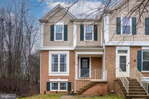 310 Falkirk Ct, Fredericksburg, VA 22406