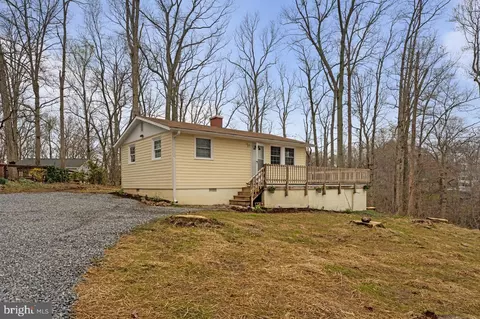 1047 Lakeview Dr, Stafford, VA 22556