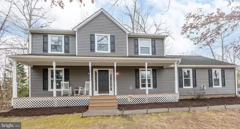 11 Pickering Rd, Fredericksburg, VA 22405