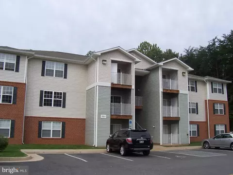 501 Garrison Woods Dr #302, Stafford, VA 22556