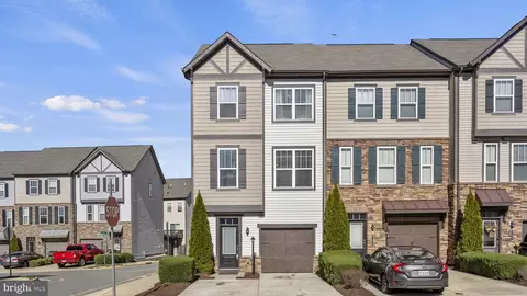 101 Drayman Ln #32, Stafford, VA 22554