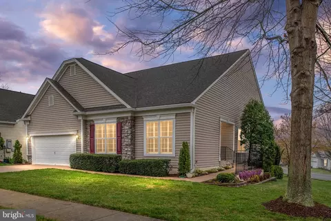 2 Linden Dr, Fredericksburg, VA 22406
