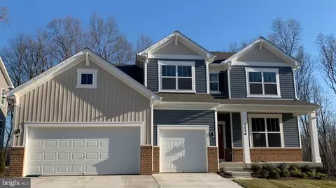 821 Long Meadow Dr, Fredericksburg, VA 22406