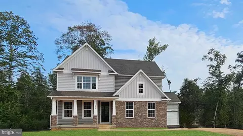 720 Long Meadow Dr, Fredericksburg, VA 22406