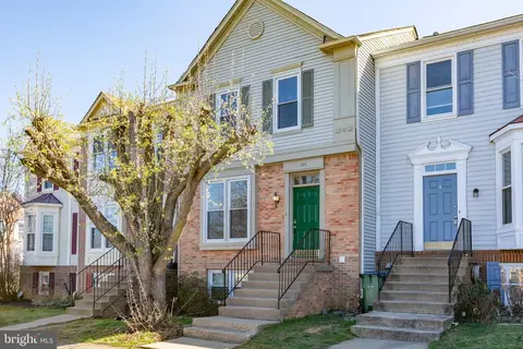 104 Harrogate Rd, Fredericksburg, VA 22406
