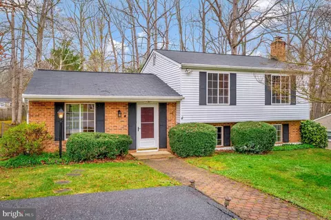 31 Hickory Ridge Dr, Fredericksburg, VA 22405