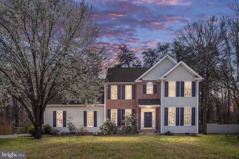 9 Quartz Cir, Fredericksburg, VA 22405