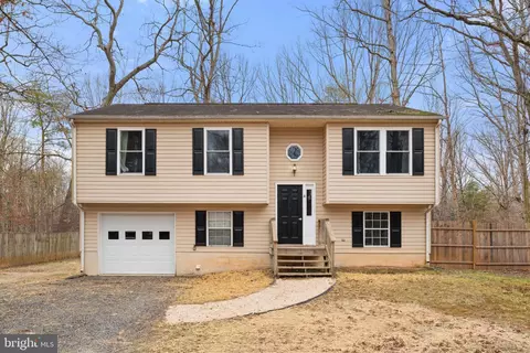 4 Glade Dr, Stafford, VA 22556