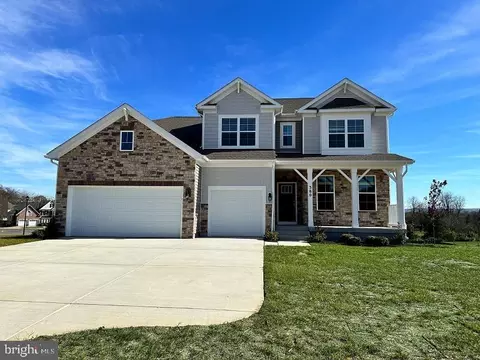 818 Long Meadow Dr, Fredericksburg, VA 22406