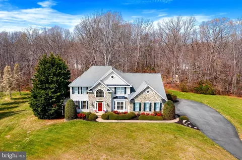 18 Small Bear Ct, Stafford, VA 22556