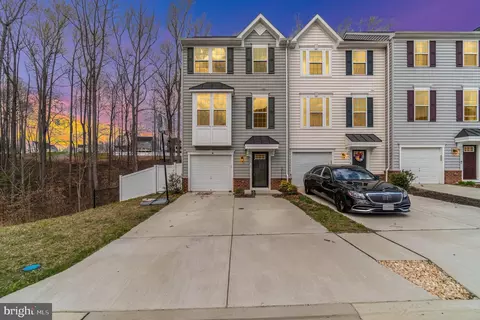 606 Landing Dr, Fredericksburg, VA 22405