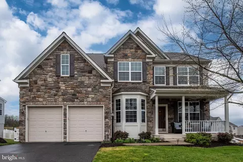15 Perth Dr, Fredericksburg, VA 22405