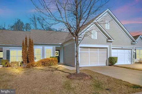 247 Long Point Dr, Fredericksburg, VA 22406